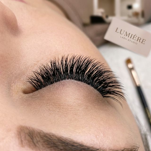 Luxe Lashes 1